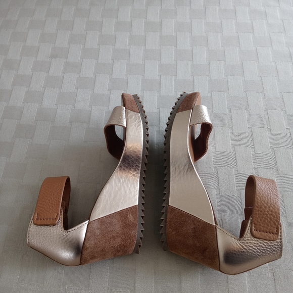 Pedro Garcia Fidelia Wedge Sandals in Hazelnut - Picture 7 of 16
